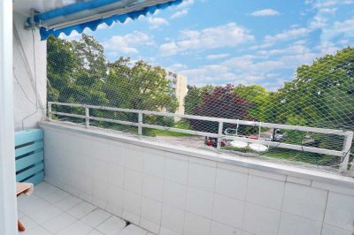 **Blick ins Grüne** ruhige 3-Zimmer-Wohnung **sonniger Balkon** nahe S- und U-Bahn !! bezugsfrei !!