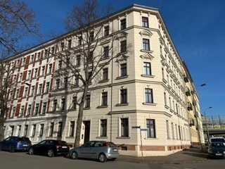 Schön geschnittene drei Zimmer Wohnung -  mit Balkon und Aufzug im Leipziger Osten!