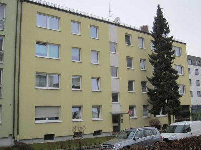 Gepflegte 4-Zimmer-Whg m. Balkon u. Einbauküche in Sendling-Westpark