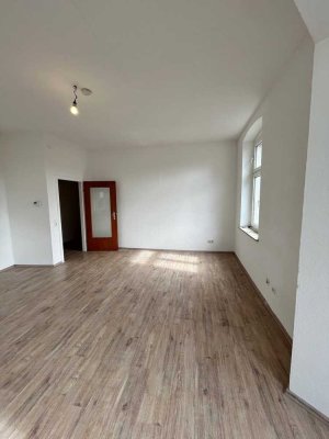 Sanierte 3 Zimmer Altbauwohnung