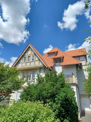 Gemütliche 2-Raum-Wohnung mit zusätzlichem Zimmer und Garage in zentraler Lage
