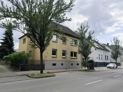 3-Familienhaus (freigezogen) mit Garagen & viel Grundstück
