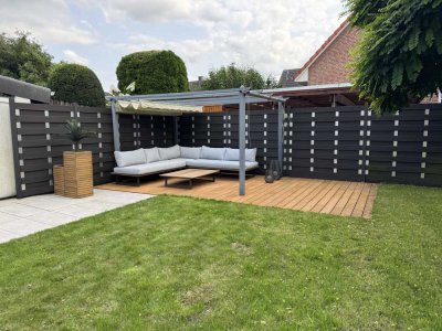 Moderne Doppelhaushälfte mit großem Garten in Top-Lage mit neuer PV-Anlage, Carport, E-Auto Wallbox