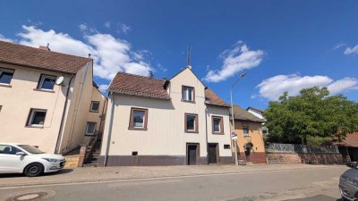 Von Grund auf erneuern – Einfamilienhaus mit Charakter wartet auf frische Ideen