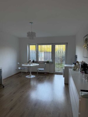 Wie im Reihenhaus: Helles 1‑Zimmer‑EG, Terrasse/Garten ca. 20 m², Nähe Düsseldorf