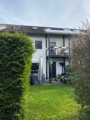 5-Zimmer Reihenmittelhaus in Oberschleißheim mit TG und Garten