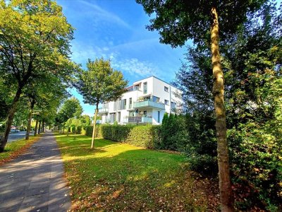 Glinde v. priv.: 3 Zi.-Whg., barrierefrei, inkl. EBK, Terr., Gartenant., Carport, Fahrradbox, Keller