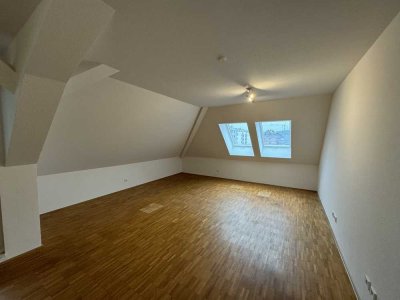 Traumhafte DG-Wohnung mit Loggia in Trier-Feyen