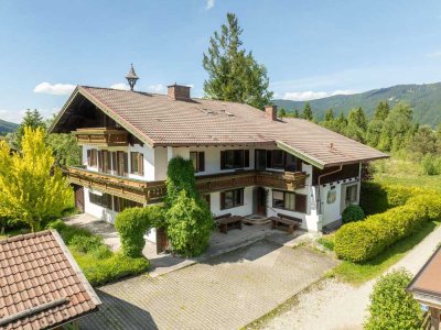 Ruhige Lage & Bergblick: Mehrfamilienhaus mit vier Wohneinheiten in Inzell