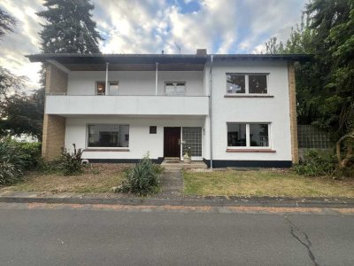 Großes Einfamilienhaus mit 6 Zimmern + Baugrundstück in ruhiger Wohnlage