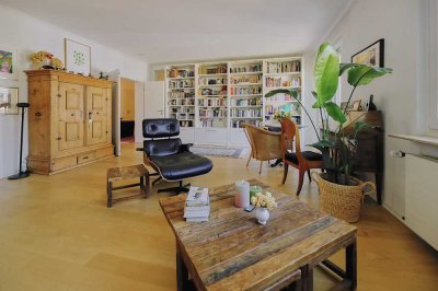 Zwischen Grüneburgpark und Opernplatz: Modernisierte Wohnung in Top-Etage