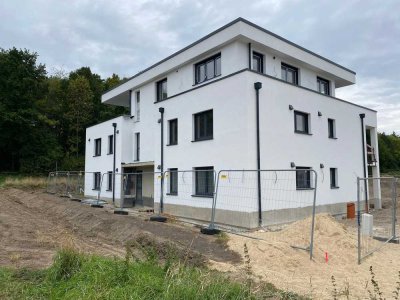Attraktiv: barrierefreie 3-Zi- Neubau WHG mit Balkon EG oder 1. OG-/ Bergheim-Citynähe (Am Wäldchen)
