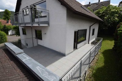 Großes Zweifamilienhaus in Seeheim