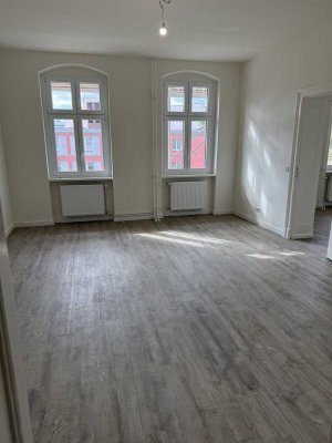 Sofort bezugsfreie 3-Zimmer-Wohnung in Tegel - hell, modern und zentral