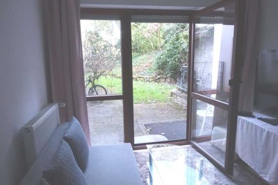 Bonn-Oberkassel,  2 Zimmer-Möbliert-Wohnung mit Terrasse