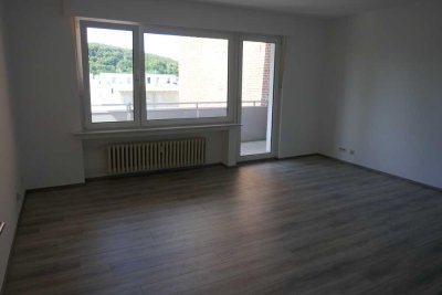 Herdecke zentrumsnah: Helle 4 Zimmerwohnung, 88 qm in grüner Lage, mit Balkon!
