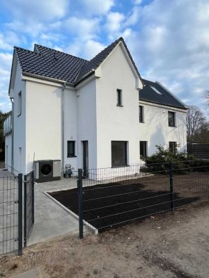 Erstbezug nach Sanierung: Geschmackvolle 4-Raum-Wohnung mit geh. Innenausstattung