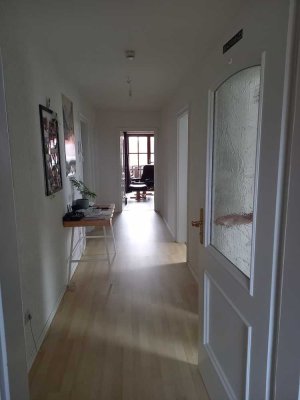 Moderne 3-Zimmer Dachgeschosswohnung mit Balkon in Weil