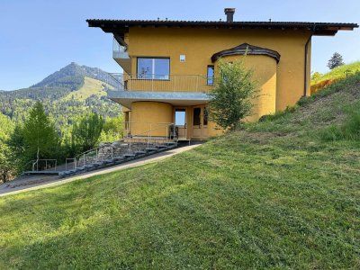 Im Bergdorf und Stadtnähe - 408m2