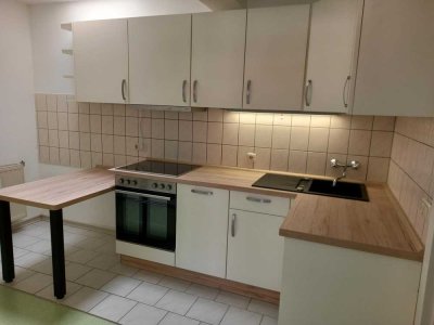 Geräumige 1-Zimmerwohnung  mit toller Einbauküche am Marktplatz! Barrierefrei.