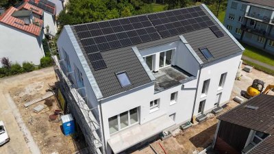 Lichtdurchflutete 3 Zi-Whg. mit Panoramablick im 1.OG, Süd-Balkon - Effizienz "A"
