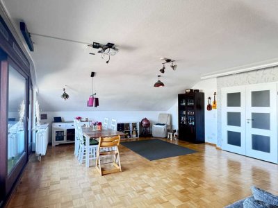 Düsseldorf – Urdenbach • Helle 4-Zimmer-Wohnung mit Wintergarten-Loggia und zwei Bädern