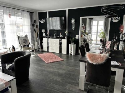 Exklusive Doppelhausbungalowhälfte mit großzügigem Garten