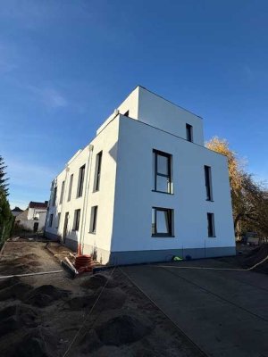 Exklusive Neubau-3-Zimmer-Wohnung mit Balkon, Stellplatz & schönem Feldblick – Hannover-Stöcken