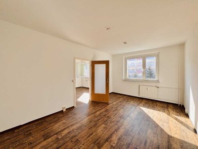 Große 4-Raum-Wohnung, statt 400,-€ nur 340 € dank 15 % Rabatt für 4. Etage