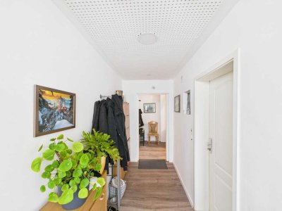 Gepflegtes Zweifamilienhaus in Stuttgart-Feuerbach - sofort bezugsfrei