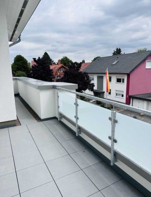 Modernes Reihenhaus in Toplage von Paderborn – Neubau mit Garten, Terrasse und zwei Balkonen