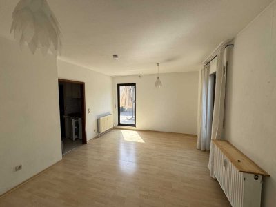 Gepflegte 1-Zimmer-Wohnung mit großer Dachterrasse