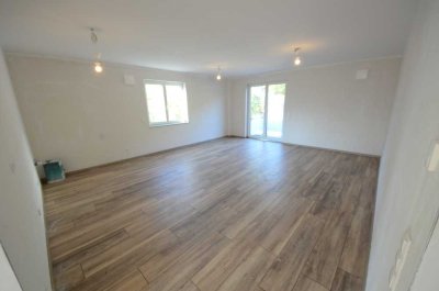 Moderne 2-Zimmer-Wohnung mit einem großen Balkon und Garage!