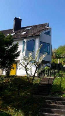 Moderne 4-5 Raum-Wohnung mit EBK und Terrasse, Garten  in Stuttgart-Rohracker