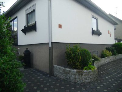 Freistehendes Einfamilienhaus mit geh. Innenausstattung und EBK