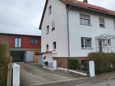 Paketverkauf Einfamilienhaus mit MFH mit 3 Wohnungen