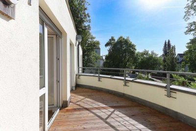 Lichtdurchflutete gepflegte 3 Zimmer Wohnung, 84qm, 2 Balkone, TG