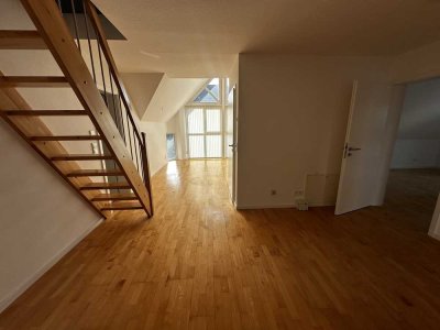 Helle 2,5-Zimmer-Dachgeschosswohnung in Alpen