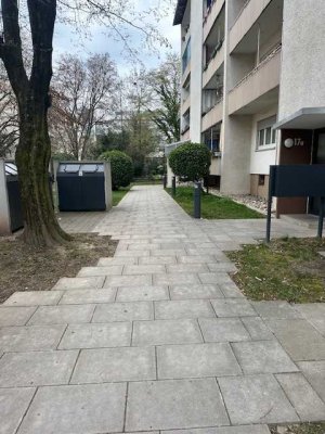 Großzügige, gut geschnitten, sehr gepflegte 3-Zi.-ETW in ruhiger gewachsener Lage