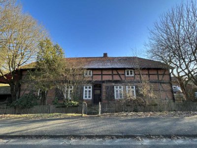 Südheide-Lutterloh: Spannender Resthof mit Nebengebäuden auf großem Grundstück in herrlicher Natur!