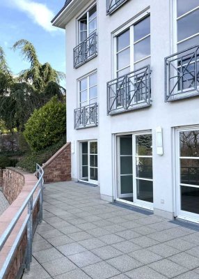 Wohnen in Bestlage: Stilvolle Wohnung in Neuenheim mit großer Sonnenterrasse