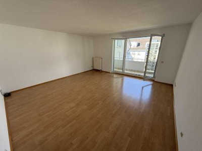 helle 3 Zimmer Wohnung mit 2 Balkonen & Tiefgaragen-Stellplatz zu vermieten