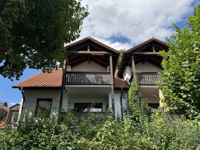 2 Zimmer DG Wohnung in S-Bahn Nähe und trotzdem ruhige Lage