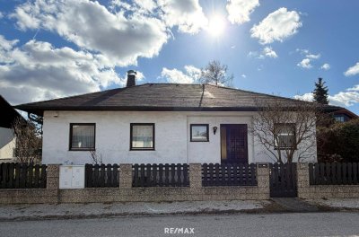 Großzügiger Bungalow mit großem Grundstück und Entwicklungspotenzial in Eggendorf