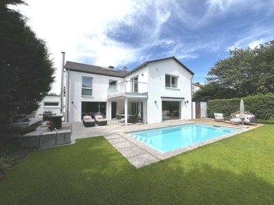 Exklusive, lichtdurchflutete Villa im Rüppurrer Märchenviertel, die keine Wünsche offen lässt