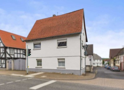 Zweifamilienhaus mit individuellem Charme und großem Entwicklungspotenzial in Echzell