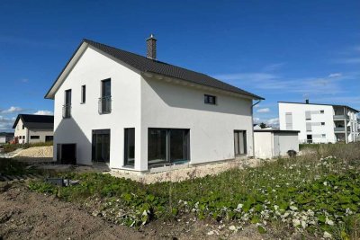 Belagsfertiger Neubau statt sanierungsbedürftiger Bruchbude - KfW55 EFH mit Doppelgarage,Garten uvm.