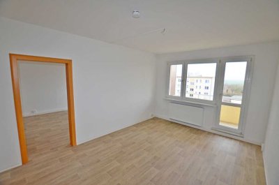 2-Raum-Wohnung mit Balkon und Badewanne! Bezug ab 01.09.25 möglich!