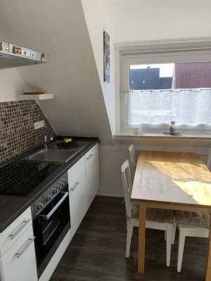 Exklusive, vollständig renovierte und mobilisierte 2,5-Zimmer-Wohnung mit EBK in Wolfsburg