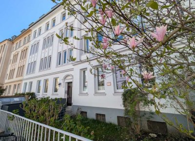 Möblierte Altbauwohnung in der Südstadt mit Garten